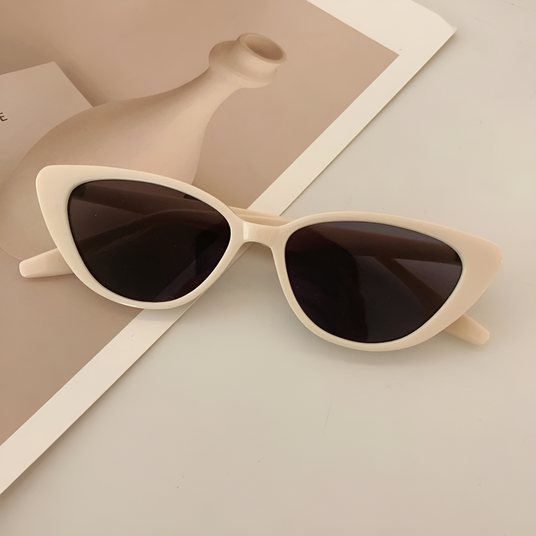 Elegant Black Retro Cat-Eye Sunglasses for Women